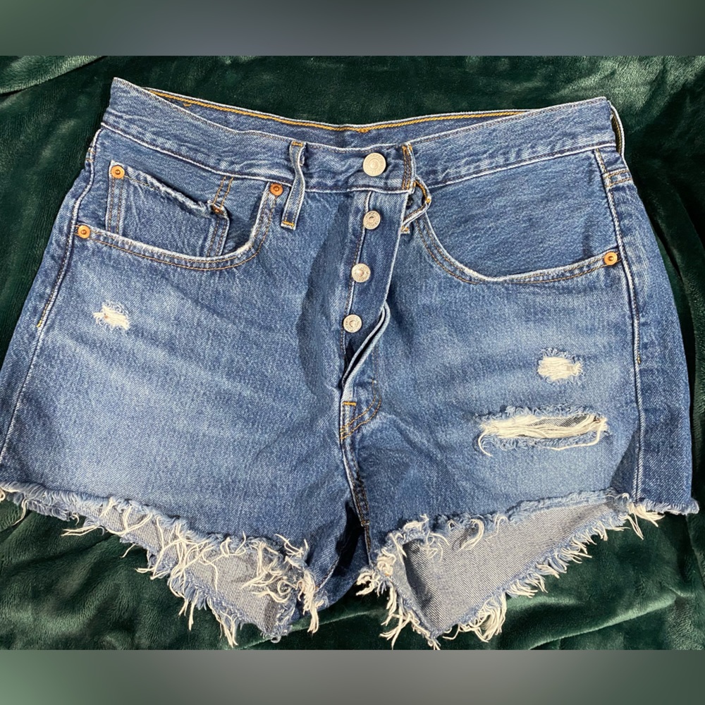 Size 30 Levi’s shorts